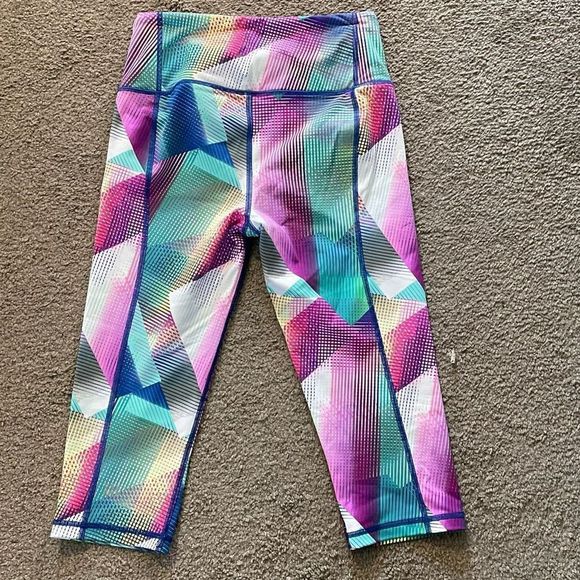 Victoria’s Secret Sport Knockout Crop Leggings Size Small - Picture 3 of 3